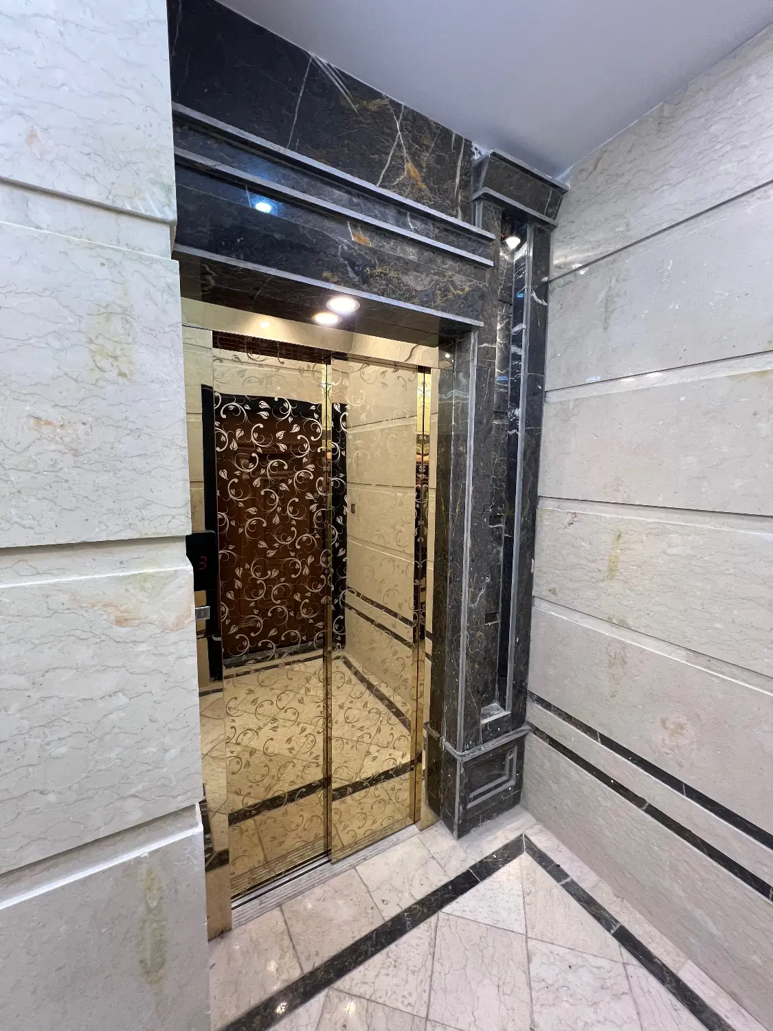 اپارتمان اداری جنب مترو شهرک شریعتی