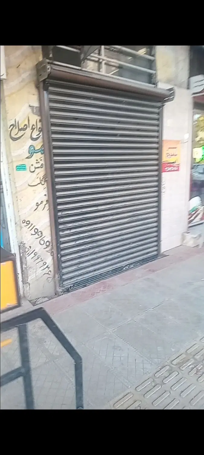 مغازه فروشی زیر پل هوایی دلند
