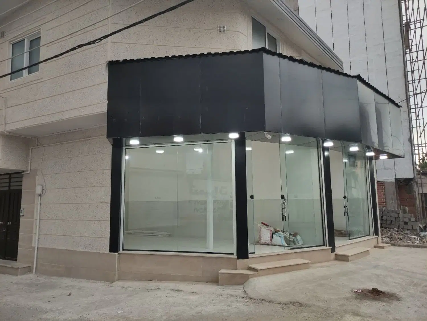 مغازه ۳۰ متری