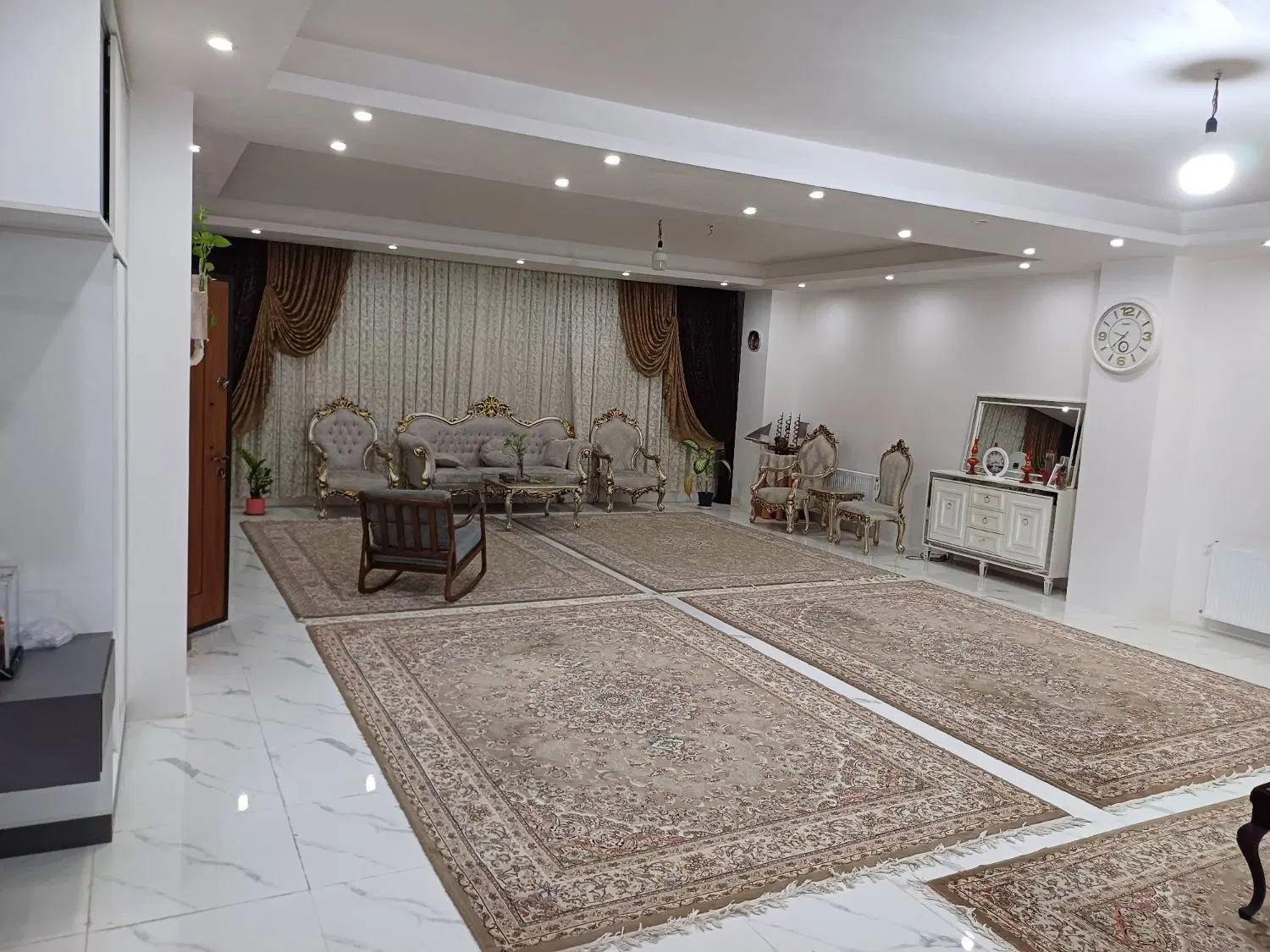 آپارتمان تک واحدی167متری نوساز غرق نور