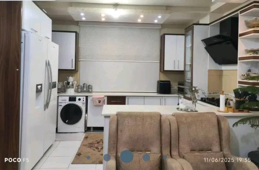 آپارتمان ۶۷متر روبه نما دوخواب زیرقیمت مالک هستم