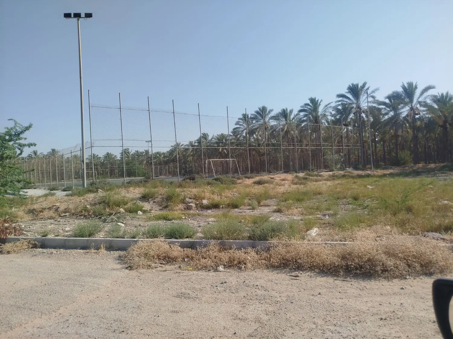 زمین 200متری جنب زمین فوتبال هما