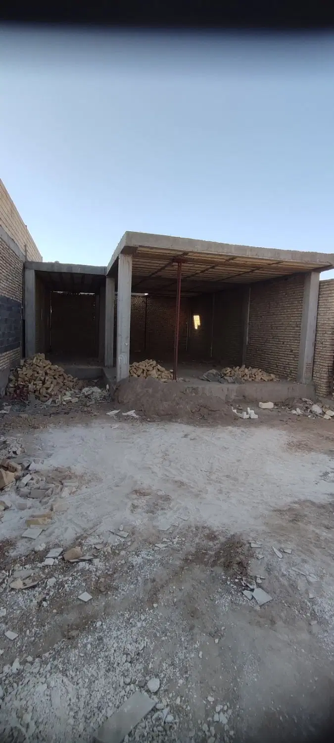 خانه نیمه ساز مسکن ملی میبد