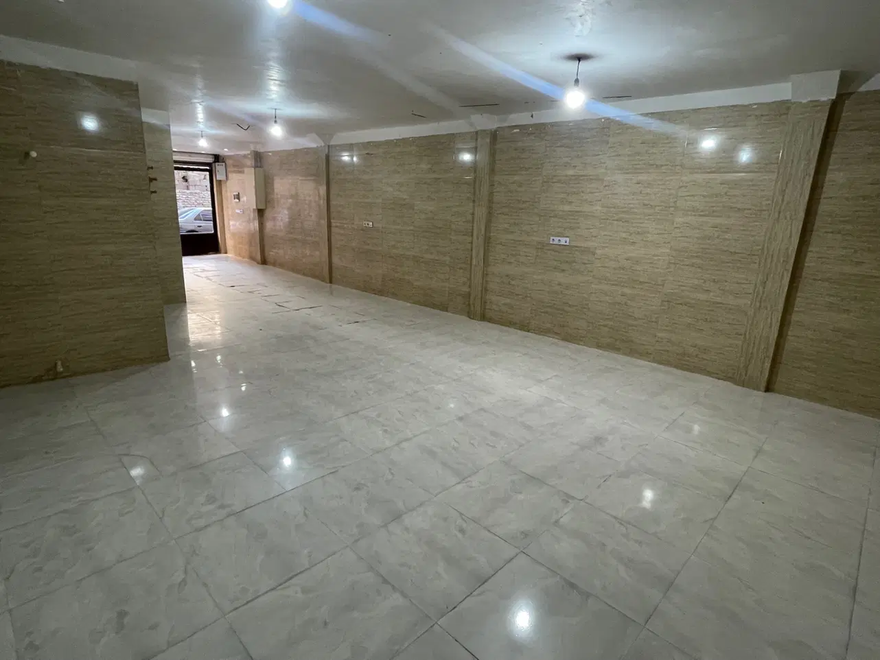 مغازه و انباری
