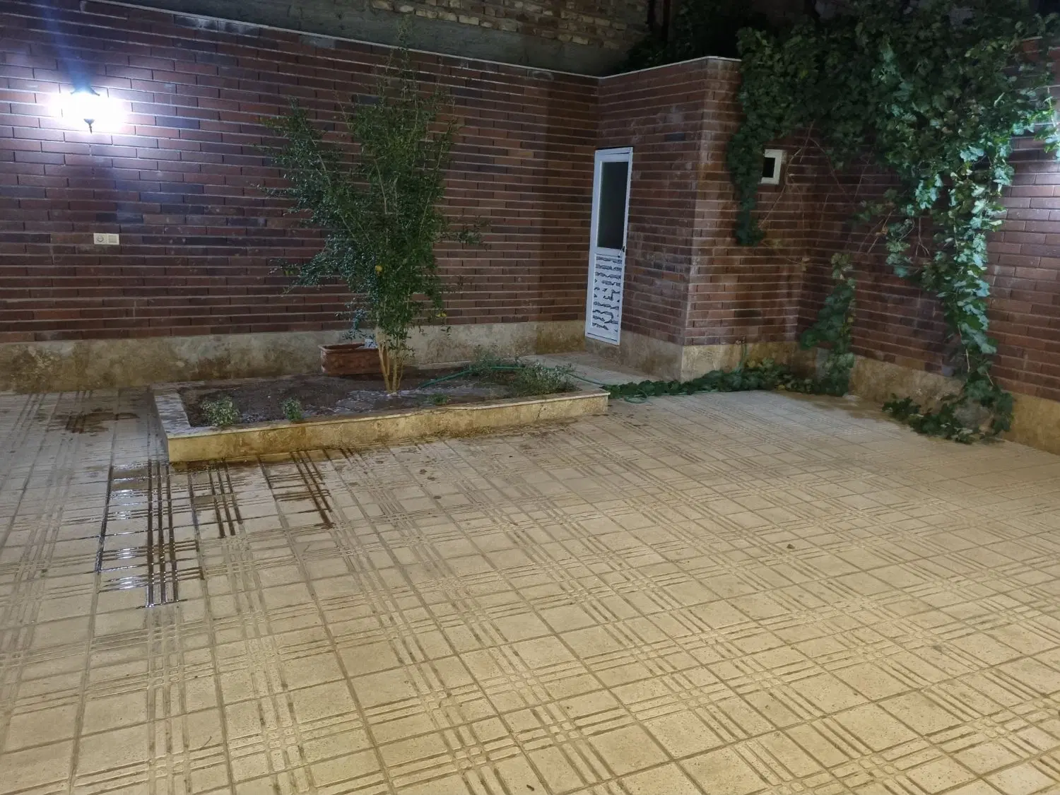 خانه نوساز ویلایی درگلدشت