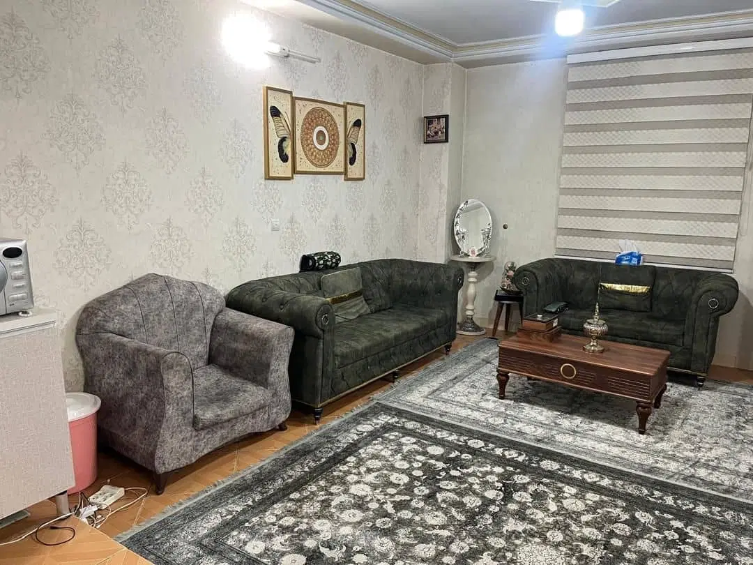 تکواحدی سالن پرده خور ( جنب مترو _ 2300 نقد)