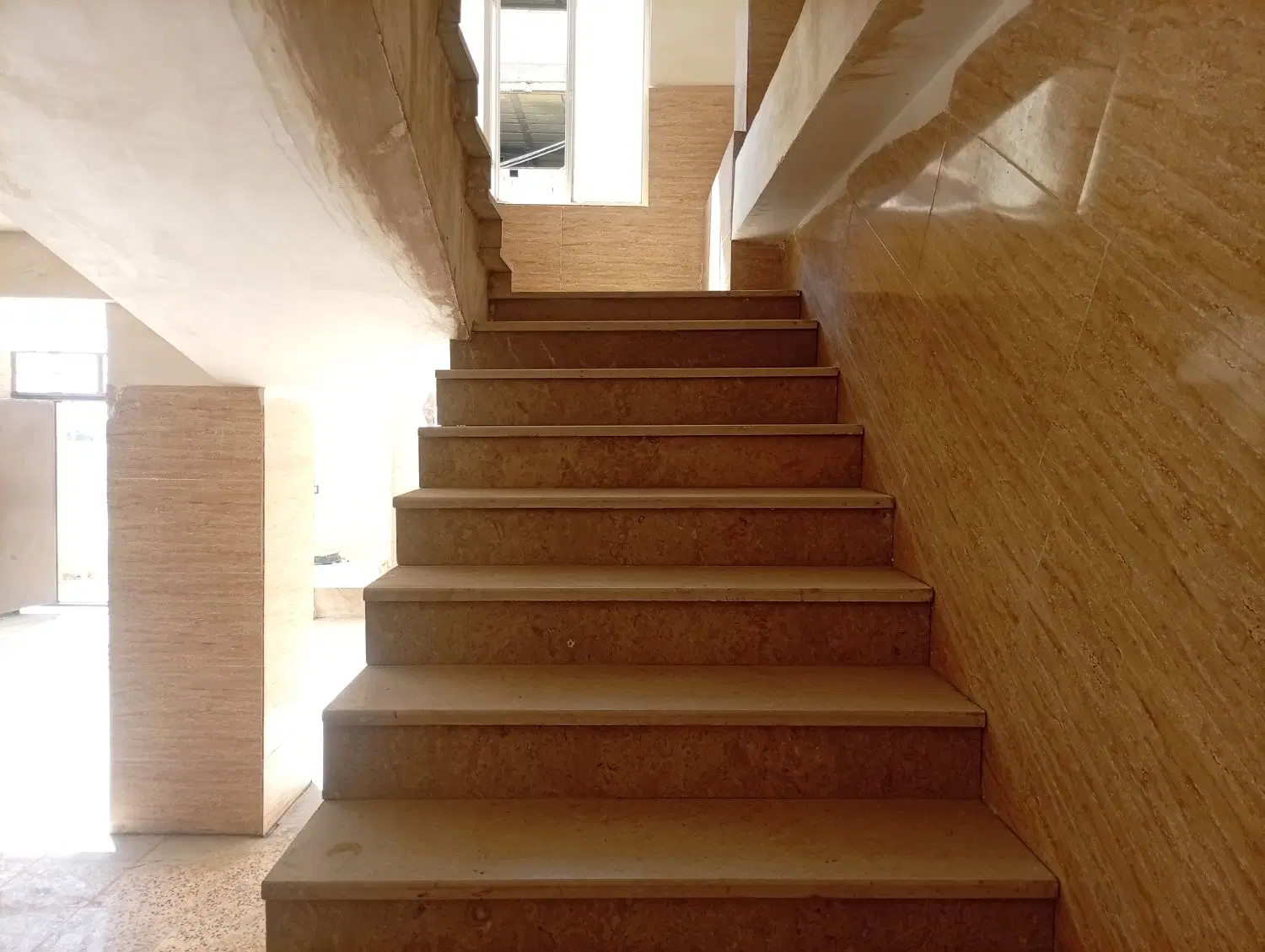 خانه  آپارتمانی غدیر