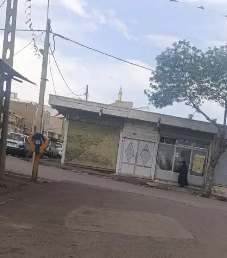 خانه ویلایی ۱۰۰ متری همراه دو مغازه