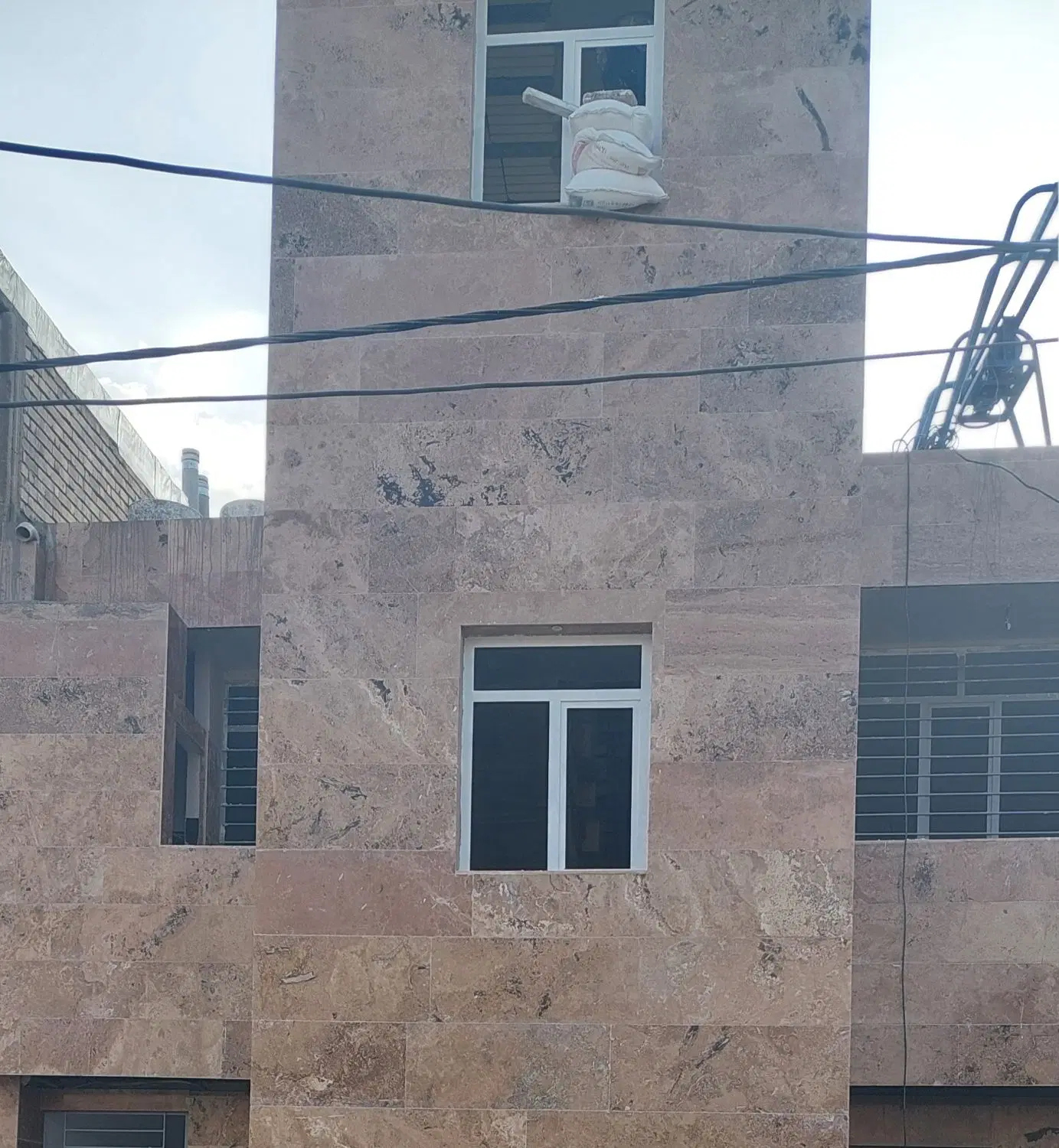 فروش واحد مسکونی آماده تحویل در کرونی