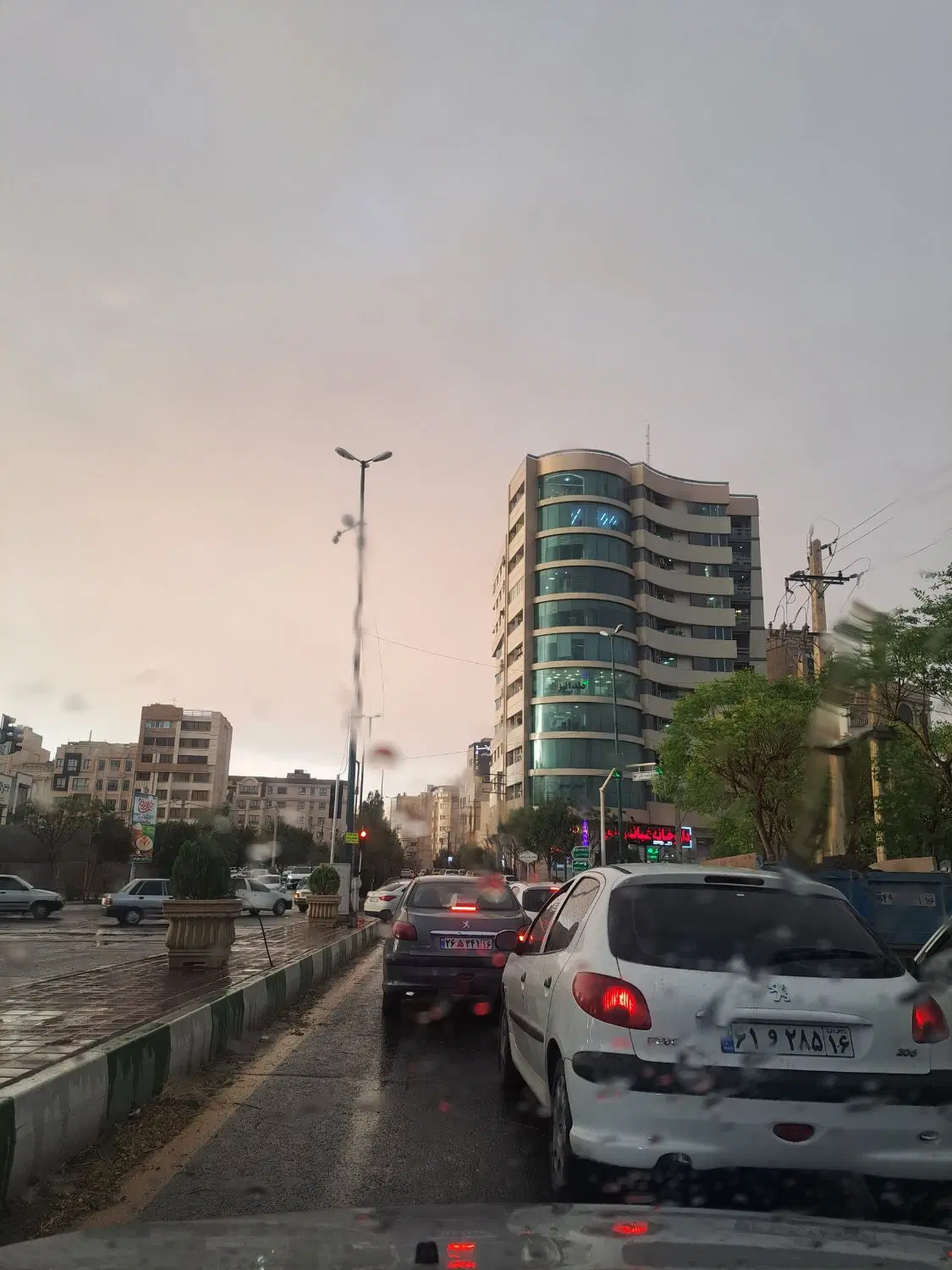 پردیسان اقلیمی باموقعیت تجاری