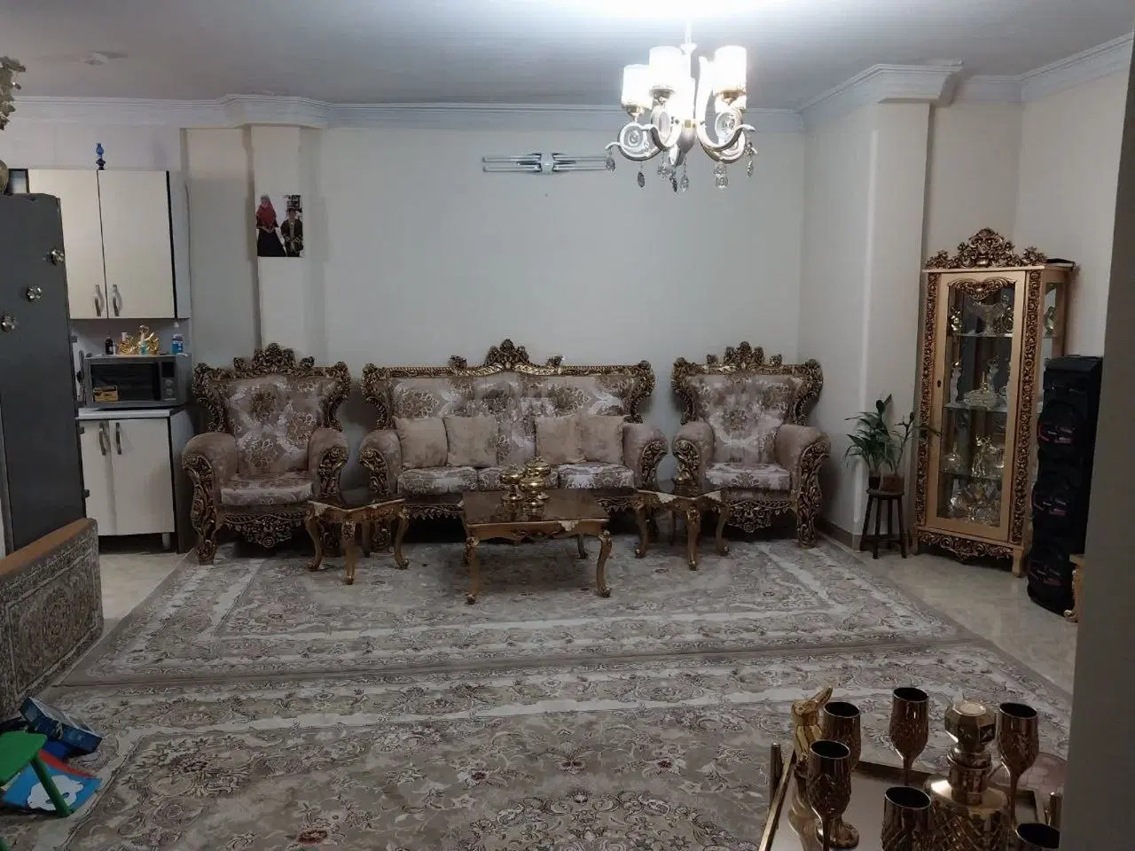واحد ۷۲ متری  سحادی کوچه مختاری پلاک۳۱واحد۱۰