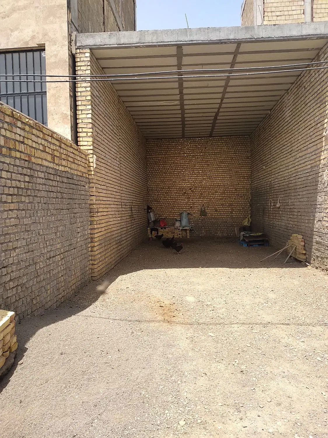 کارگاه 114 متری
