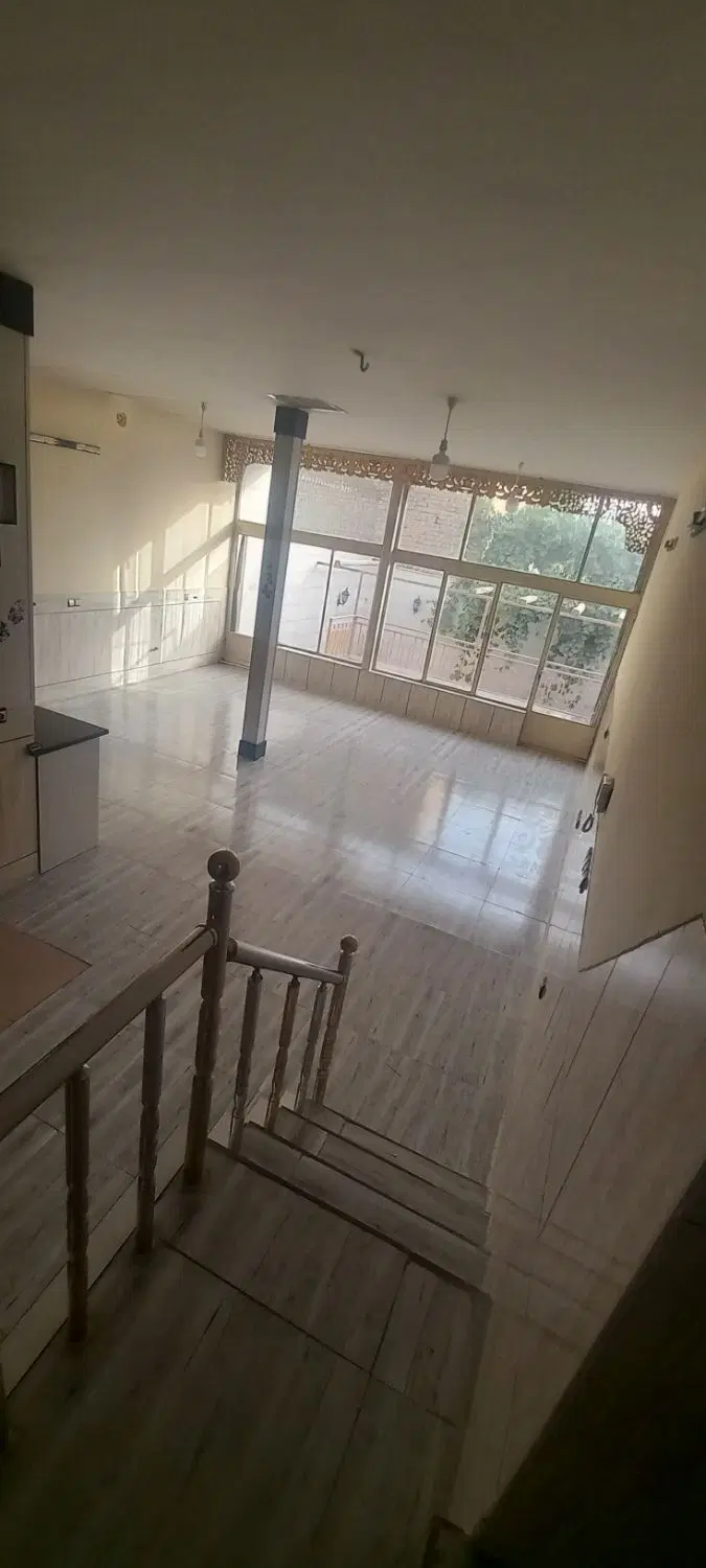 منزل ویلایی دوطبقه ۲۰۰ متری با مغازه