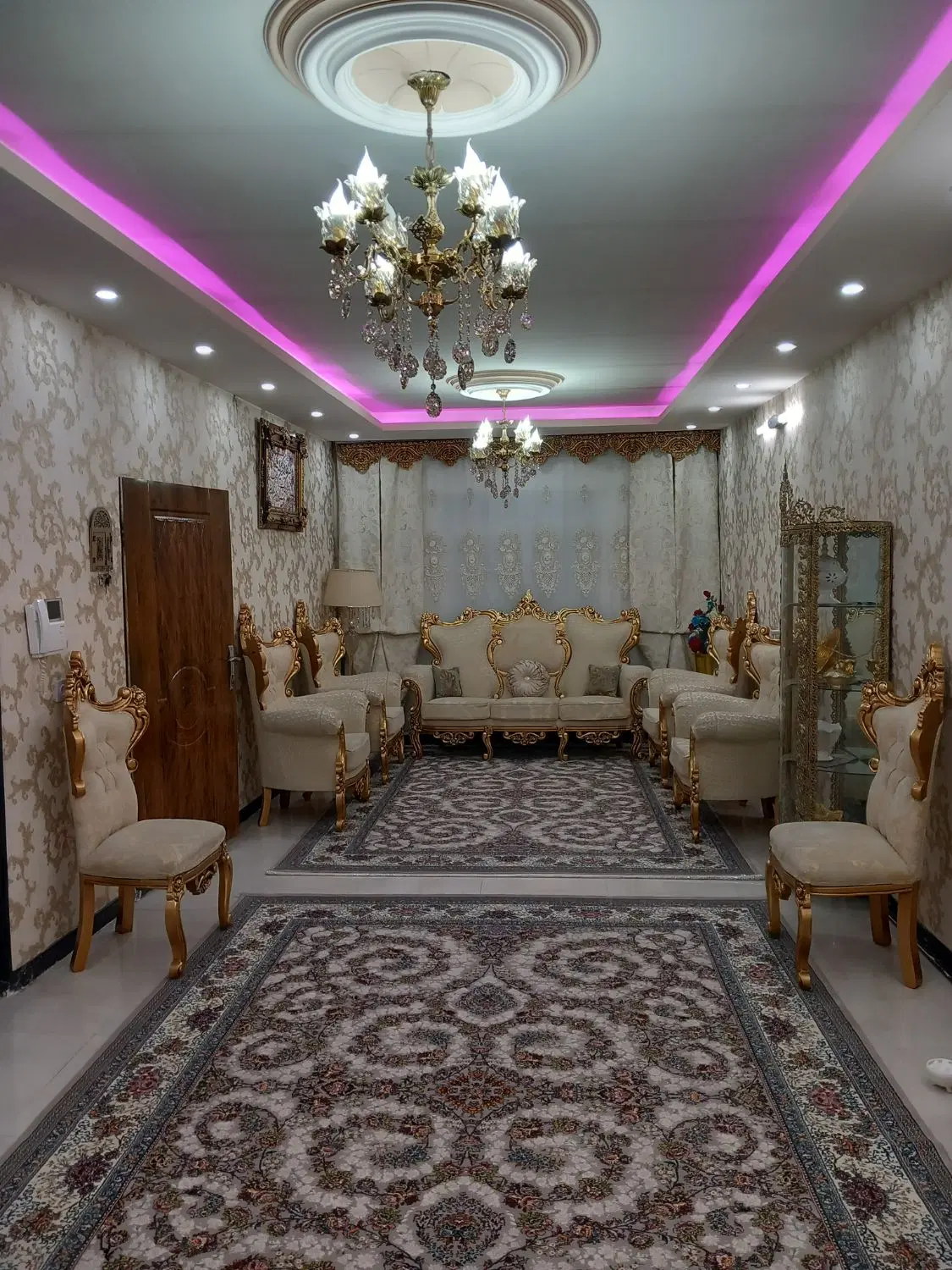 خانه ویلایی سه طبقه سند دار