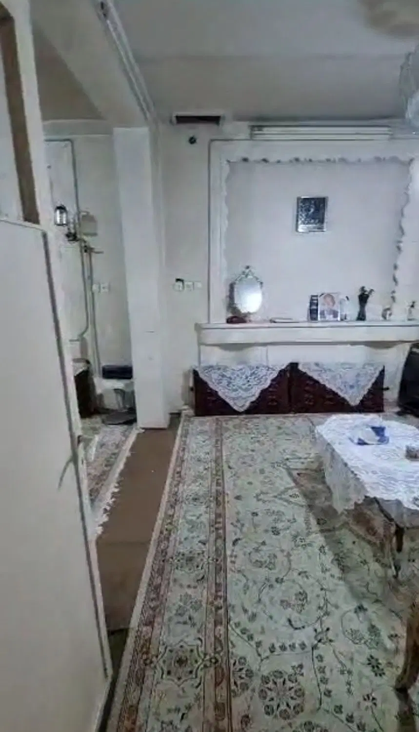 طوس، یادگار ( کلنگی ۱۲۰متری)