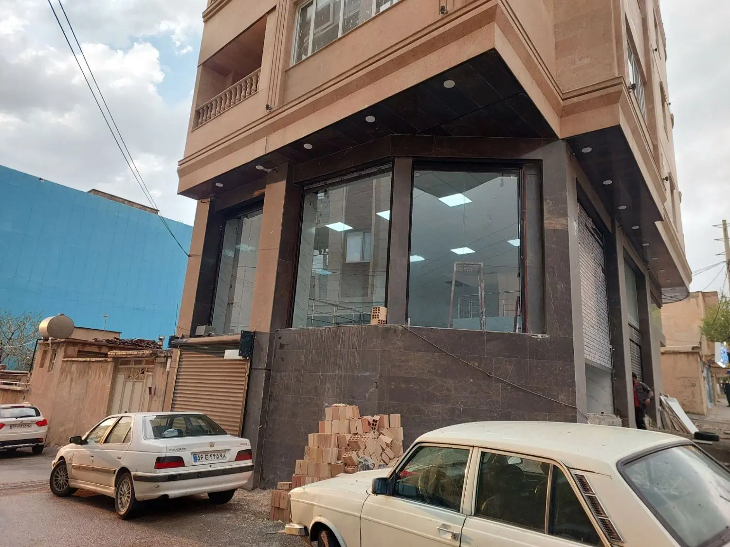 اجاره یک واحد تجاری
