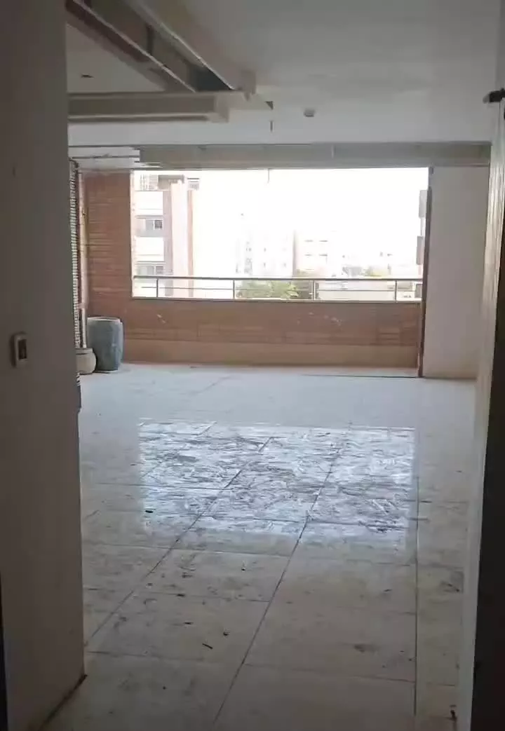 یک واحد ۱۴۳متری هشت بهشت