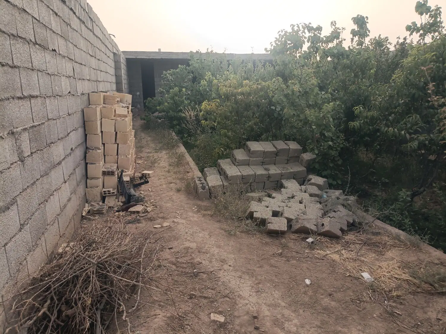 باغ ویلا250متری سفت کاری قلعه سفید