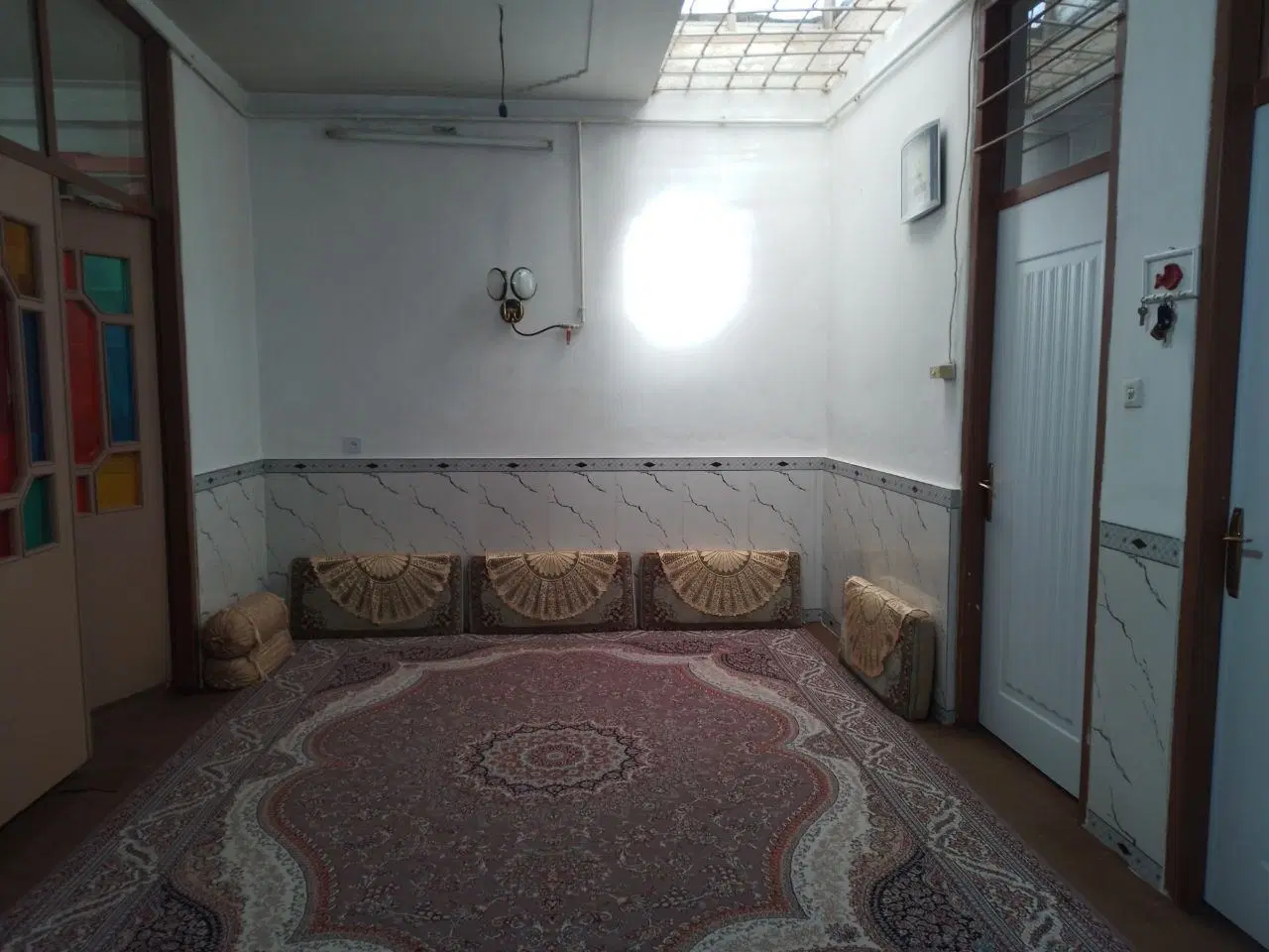 یک باب منزل مسکونی، ۱۰۴ متری، سند دار