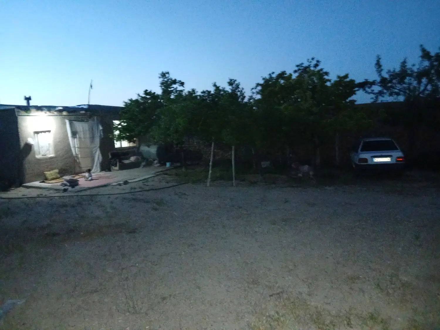 خانه روستایی لب جاده