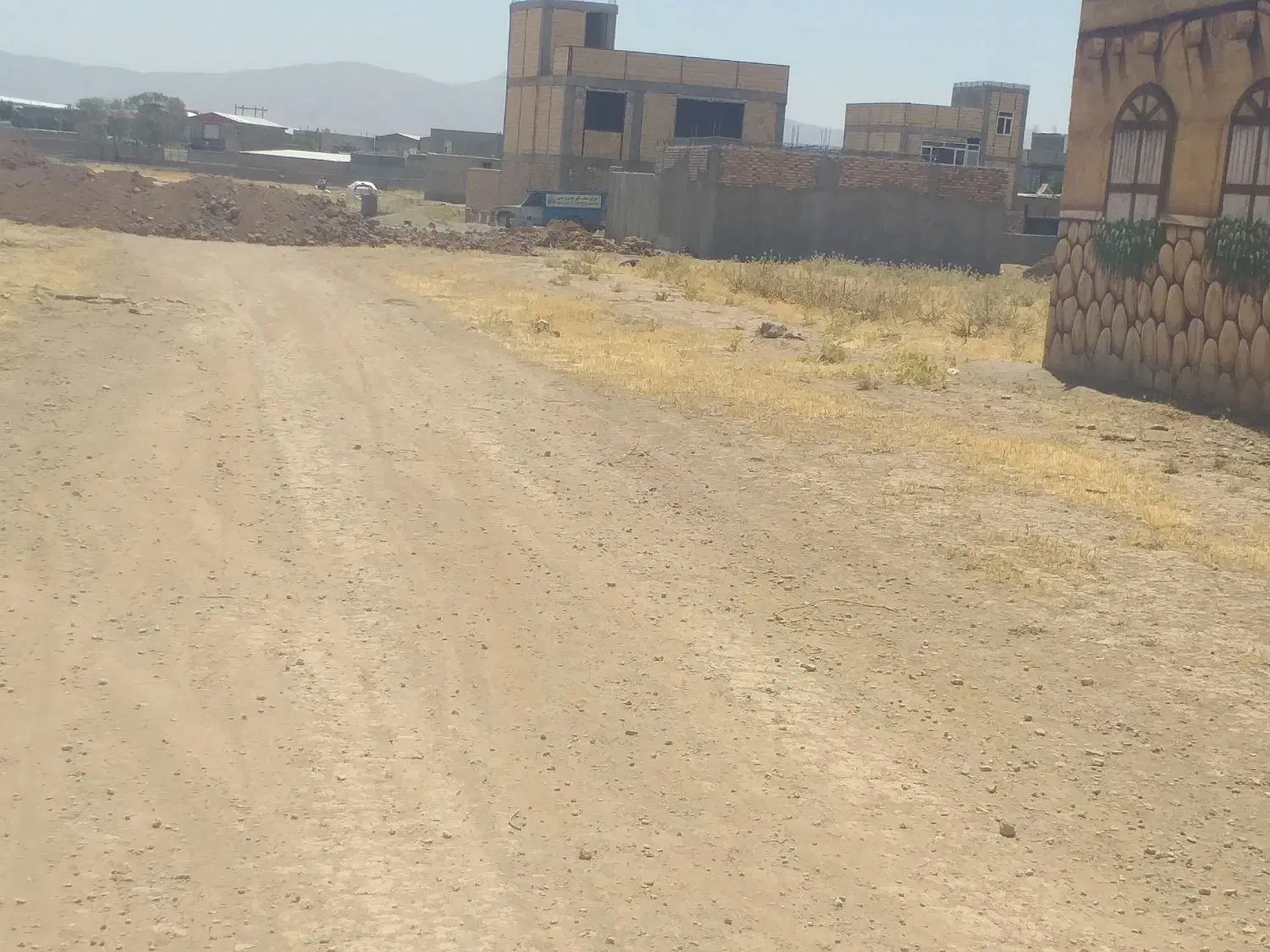 زمین مسکونی ابتدای روستای رستم آباد کوچک