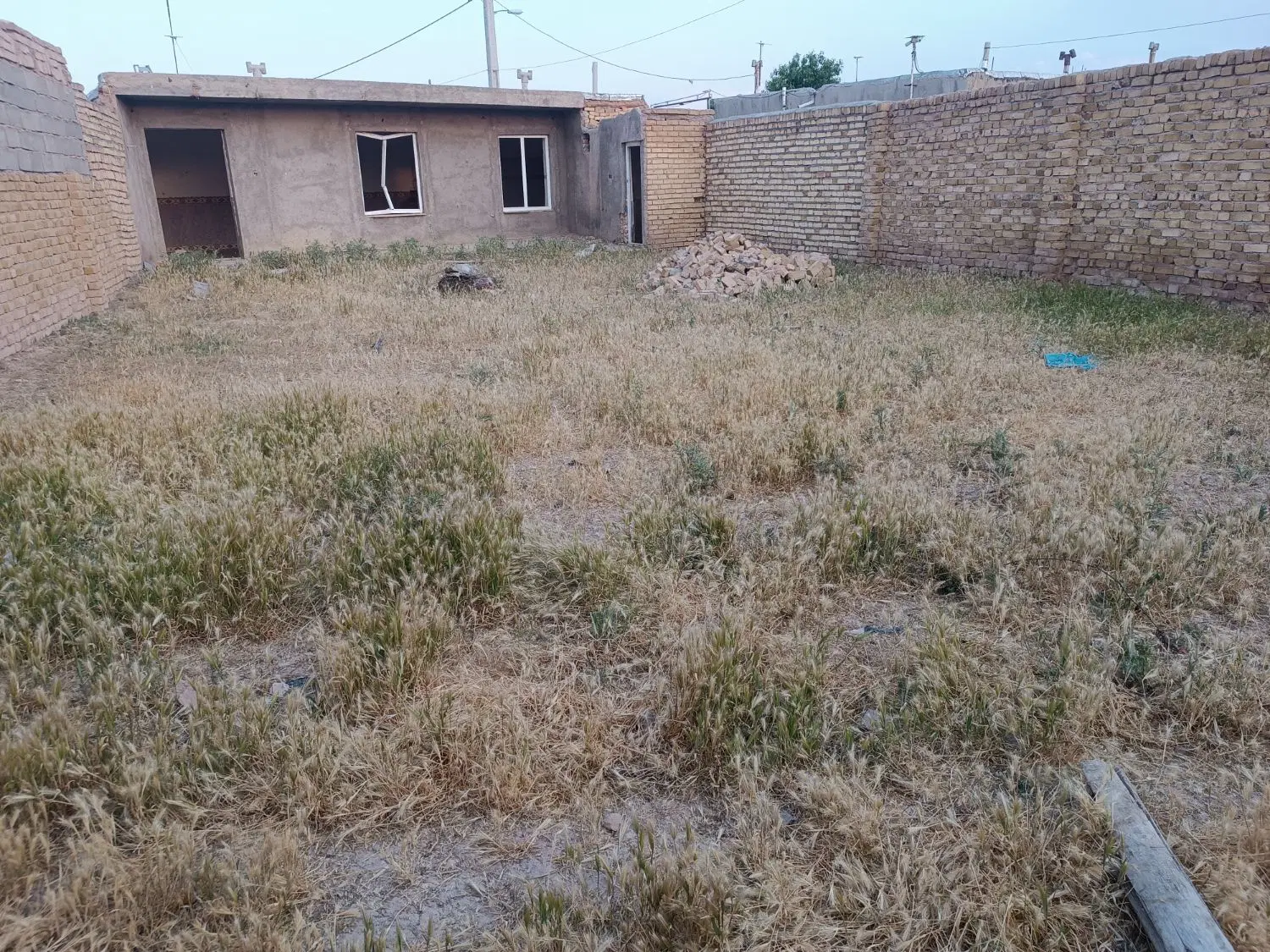 ساختمان تجاری مسکونی