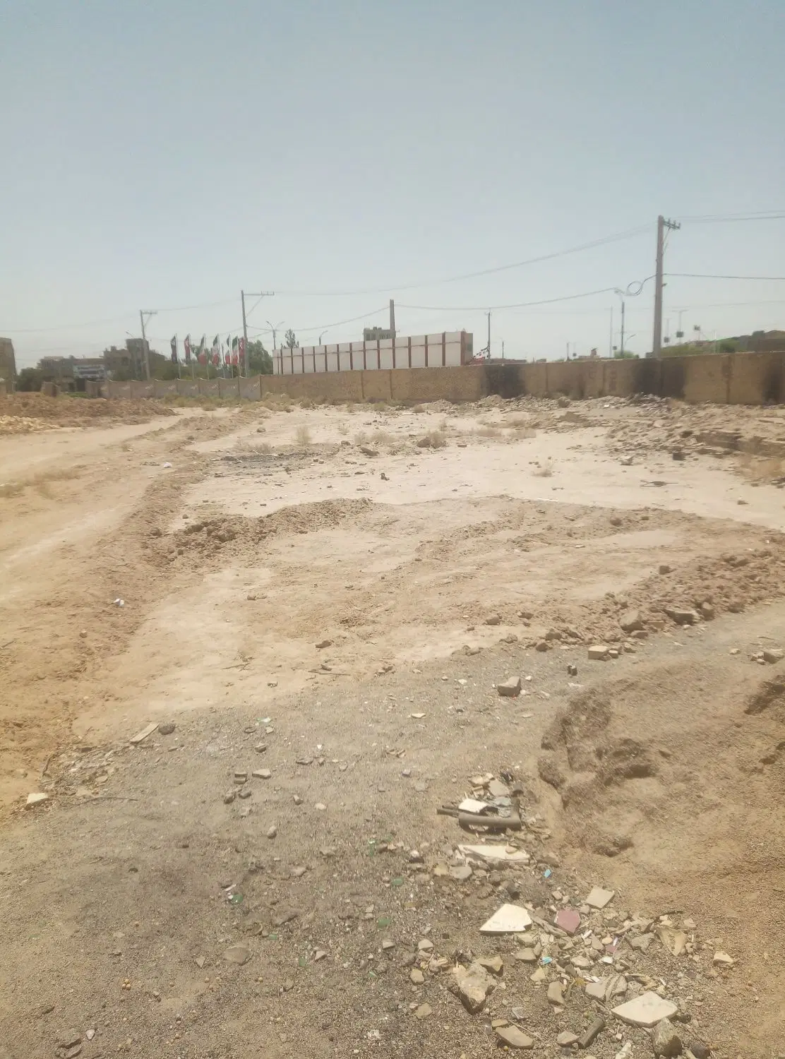 زمین بلواردهه فجردورمیدان