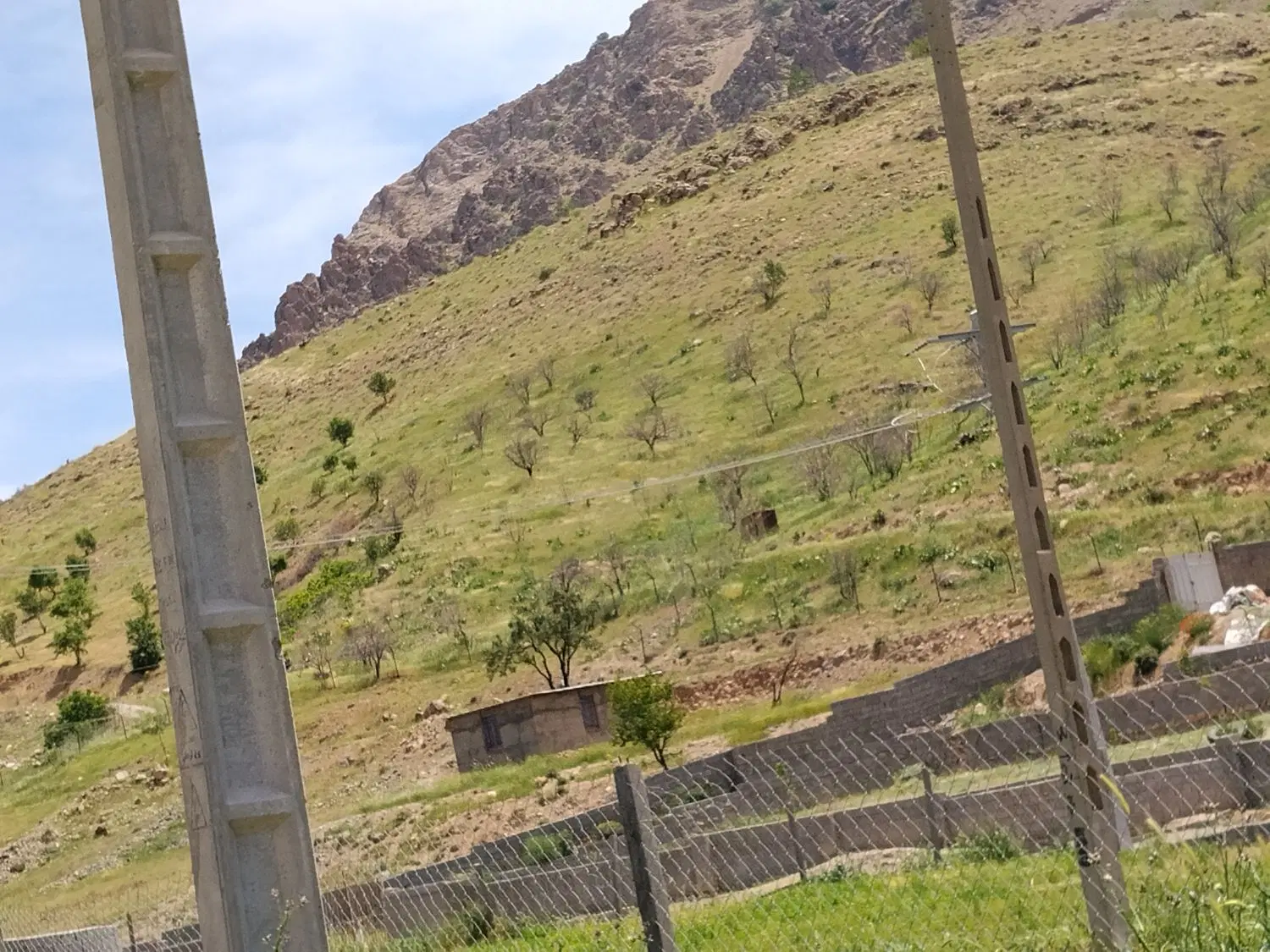 ۵۰۰ متر زمین دارای یک اتاق ۳۰ متری