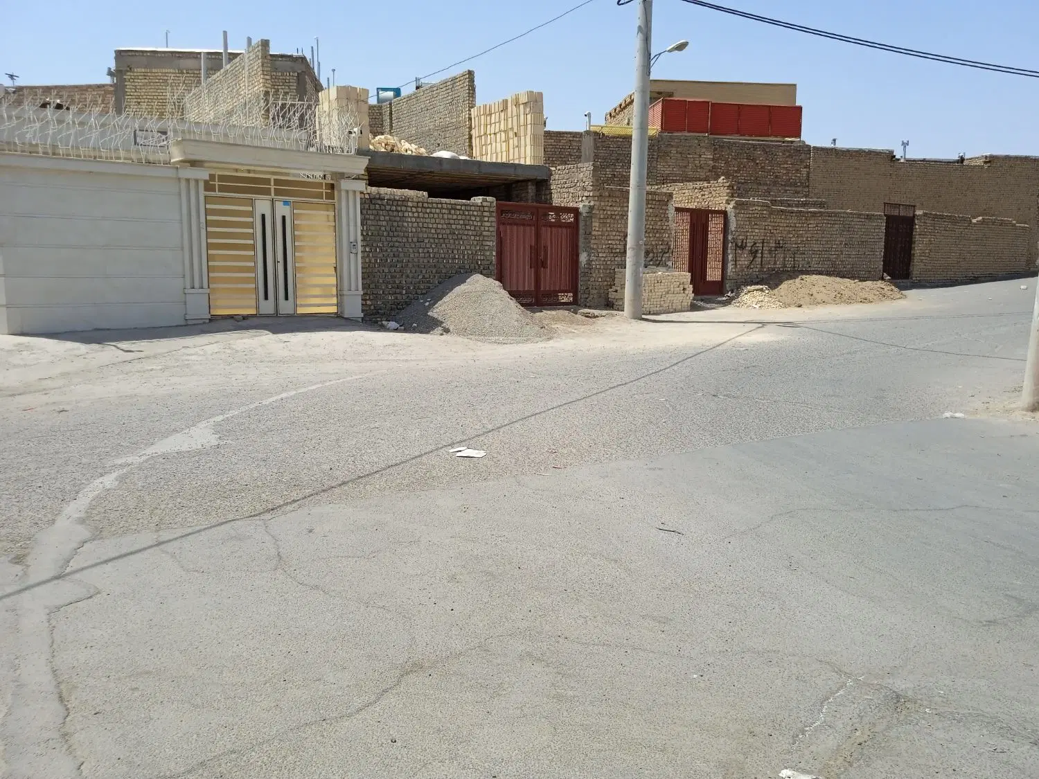 زمین فروشی