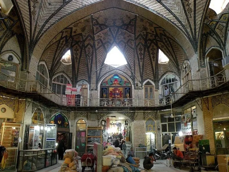 واگذاری یک باب مغازه در بازار صفا دو نبش