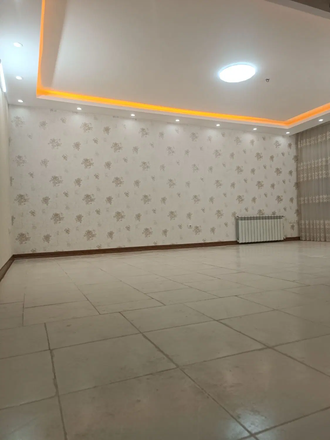 مسکن مهرمحلهE6طبقه دوم تیپHدوبالکنه95متری شیک