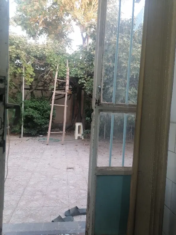 خانه حیاط دار فروشی