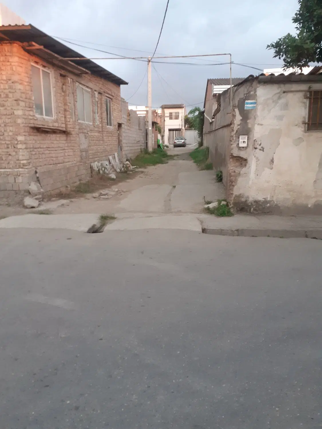 زمین داخل بافت مسکونی در خیابان۲۲بهمن کوچه۱۷ هفدهم
