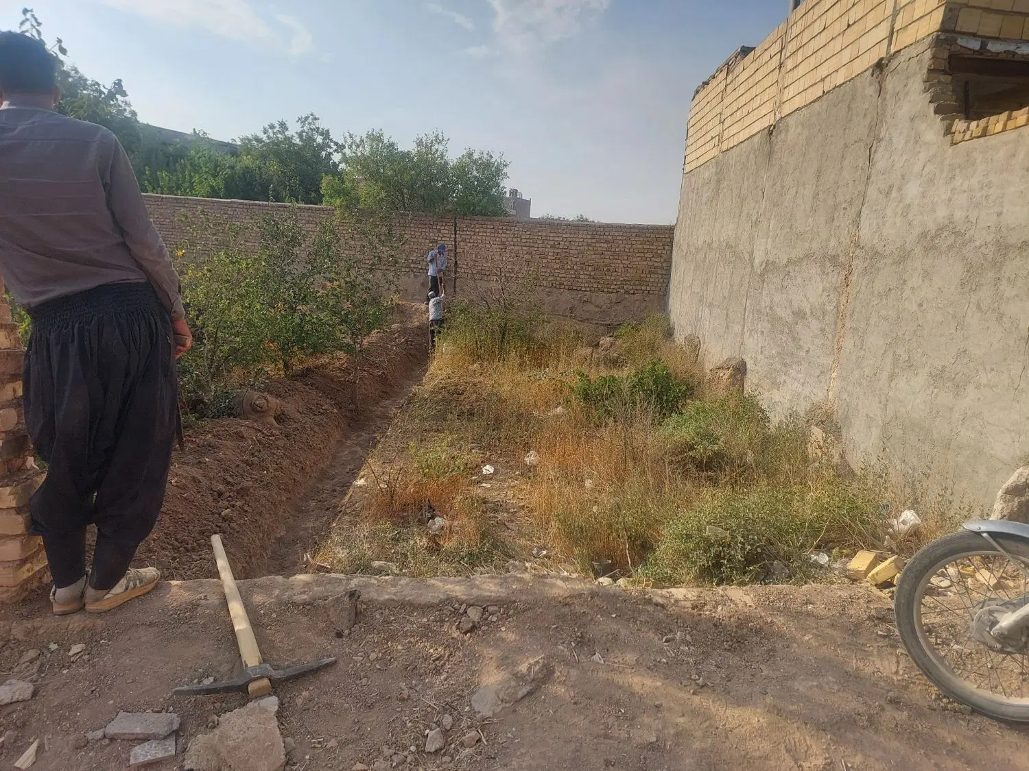 فروش زمین ۱۰۰ متری با عرض ۵.۵در ندرت آباد تاکستان