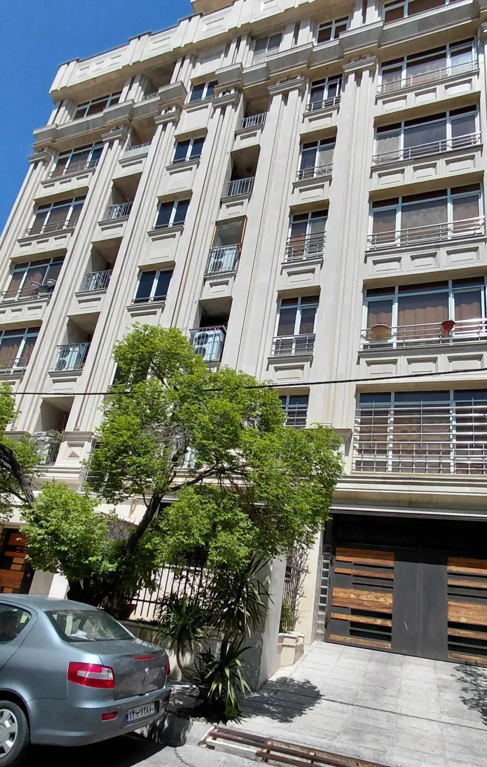 واحد نوساز ۱۸۰  متر با دو باکس پارکینگ