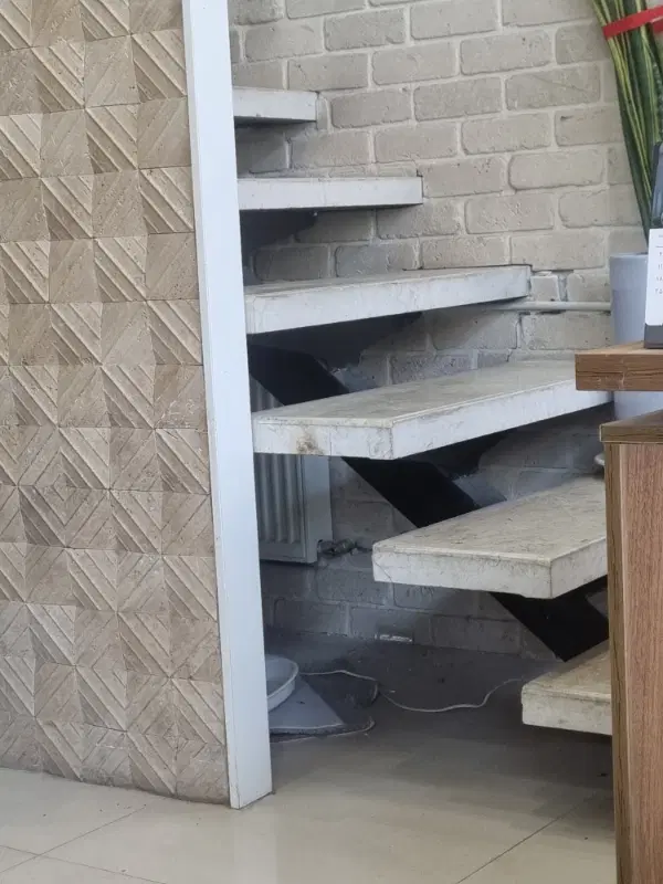 زمین ۲۰۰ متری دوکله جمهوری