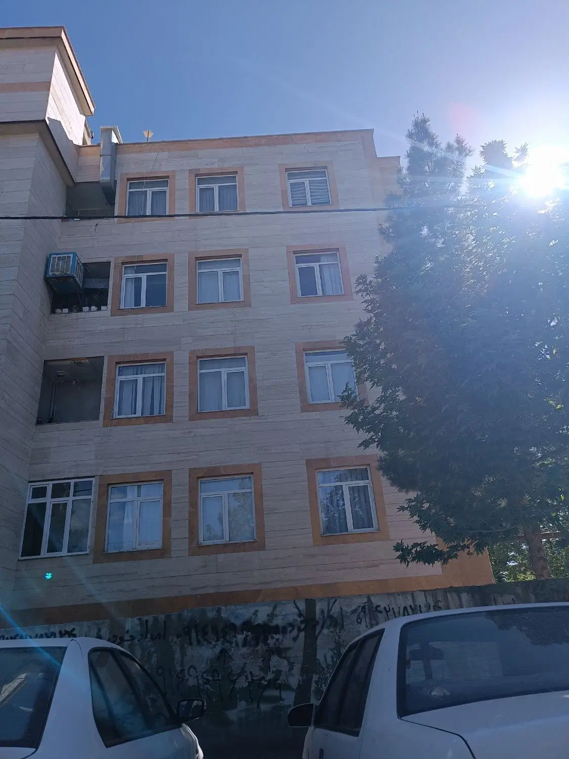 آپارتمان بر خیابان کمربندی