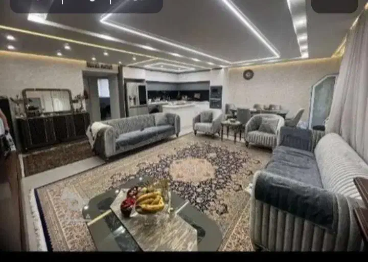 فروش خانه 270 متری درب از حیاط