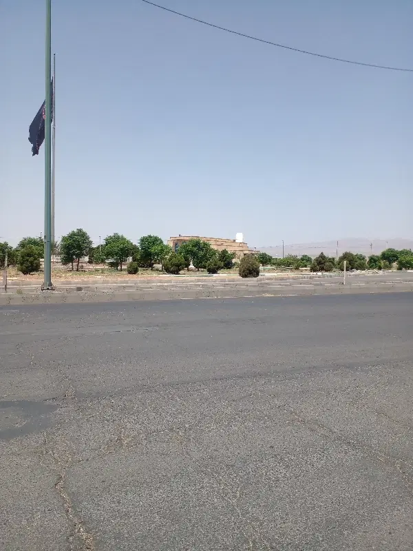 زمین ۱۰۰ متری
