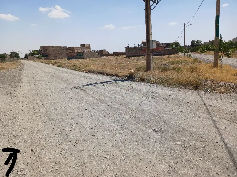 زمین نورشرقی گل جا