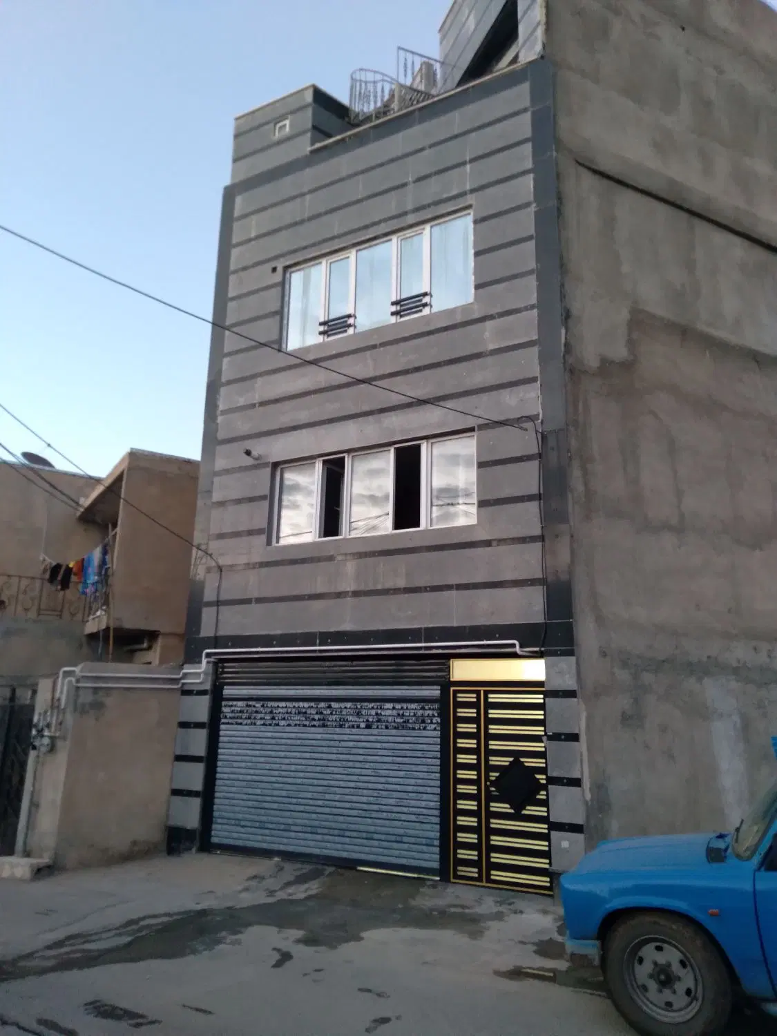 خونه دو طبقه و پیلوت
