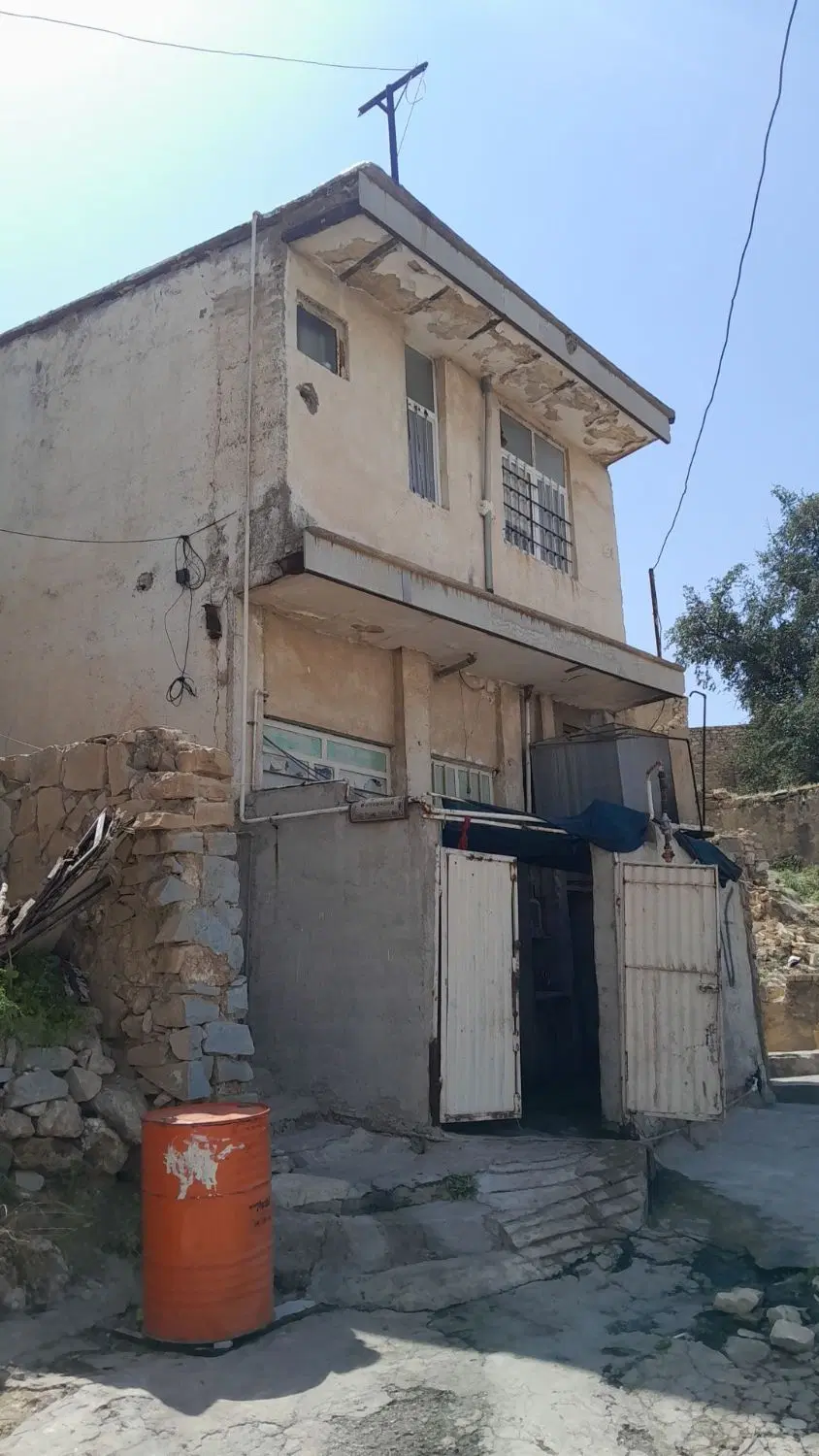 خانه دو طبقه قدیمی ساخت