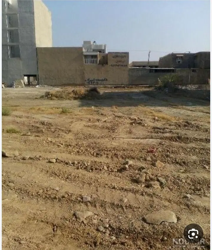 زمین ۲۲۰ متری