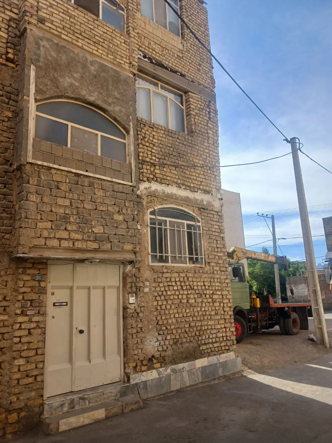 خانه در نبوی منش اتشگاه