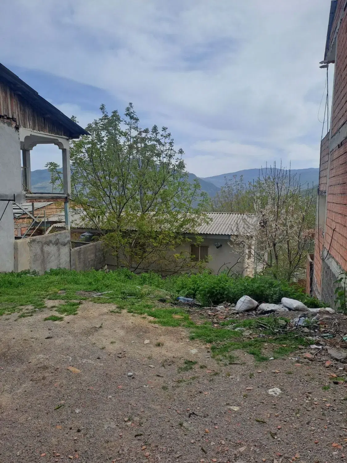 زمین روستای توریستی پاقلعه