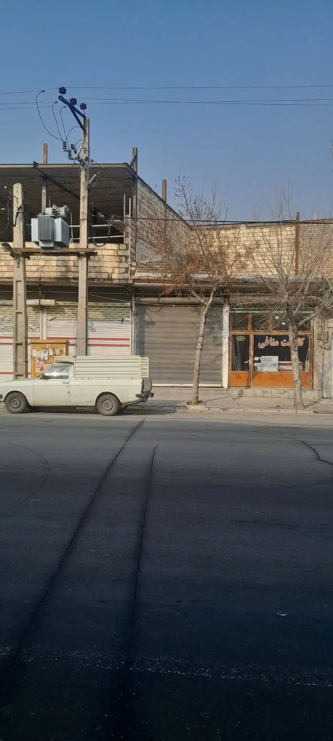 مغازه درخیابان موسوی