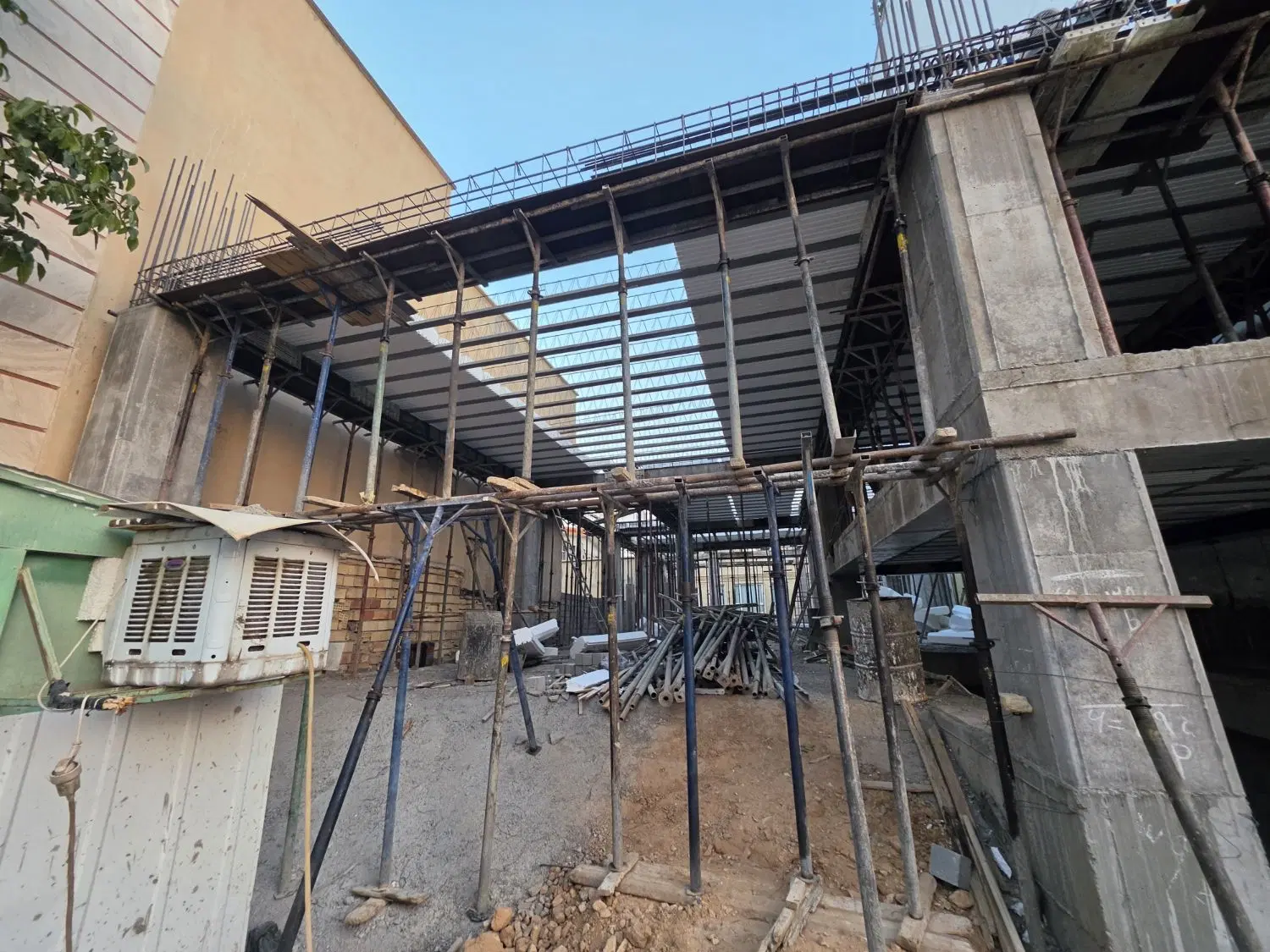 فروش تجاری آزادی ۹