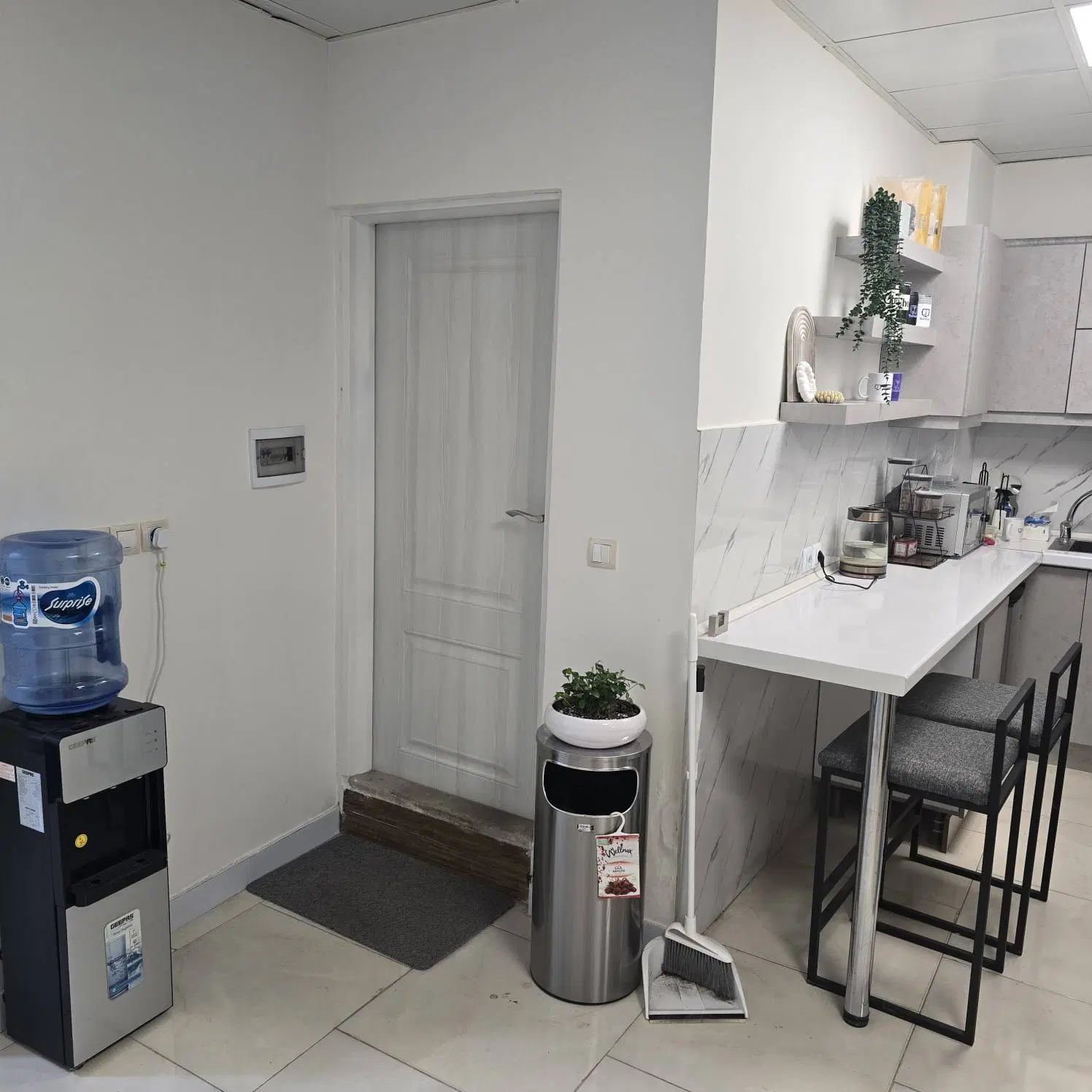 اتاق کار خیابان معلم