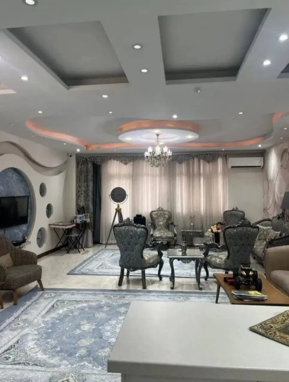 ۹۰ متری شیک