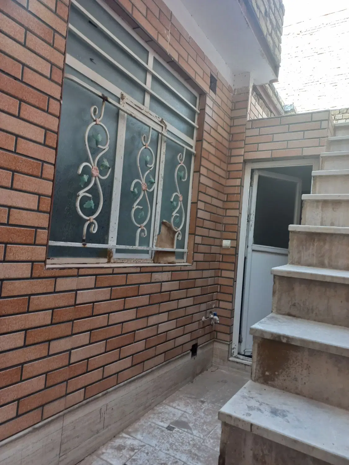 پشت قواره یک طبقه سیدالشهدا